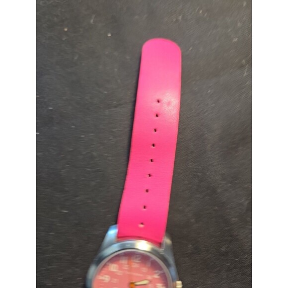 Tokyo bay hot pink large faced silver tone ladies analog wristwatch - Picture 6 of 10